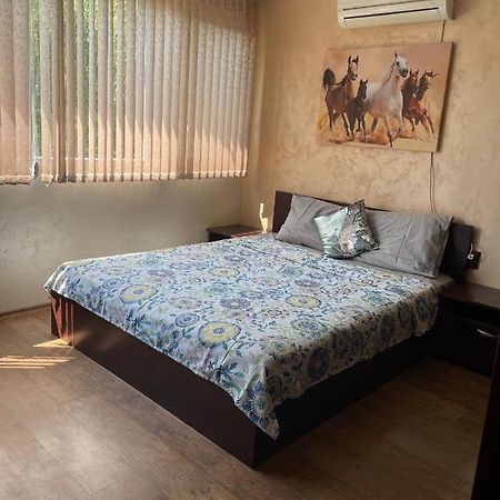 Lotos Apartament Burgas Exterior foto